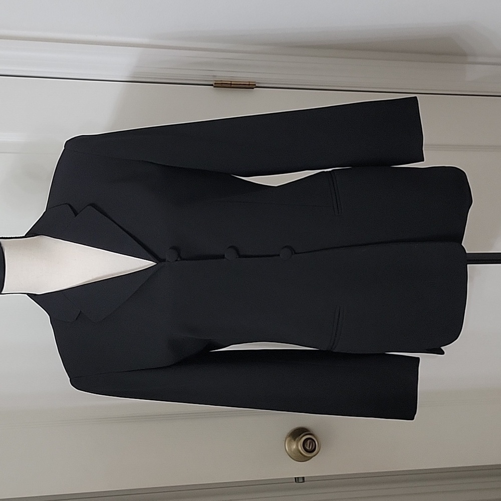Saville Size 6 Black Triple Fabric Covered Button Blazer, Like New Condition